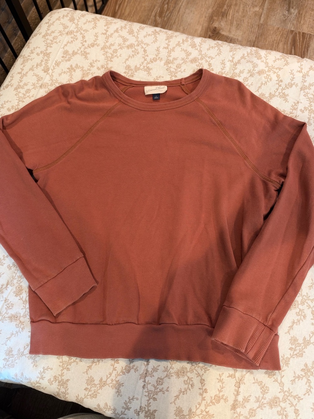 Womens Crewneck Sweatshirt in Rust - Universal threads SZ SMALL